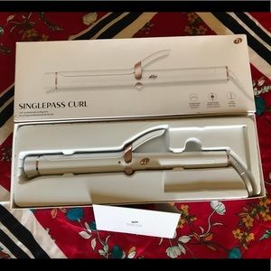 NWT T3 singlepass curl curling iron